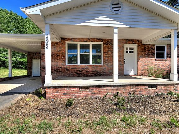 3rd image of 302 Thompson Rd