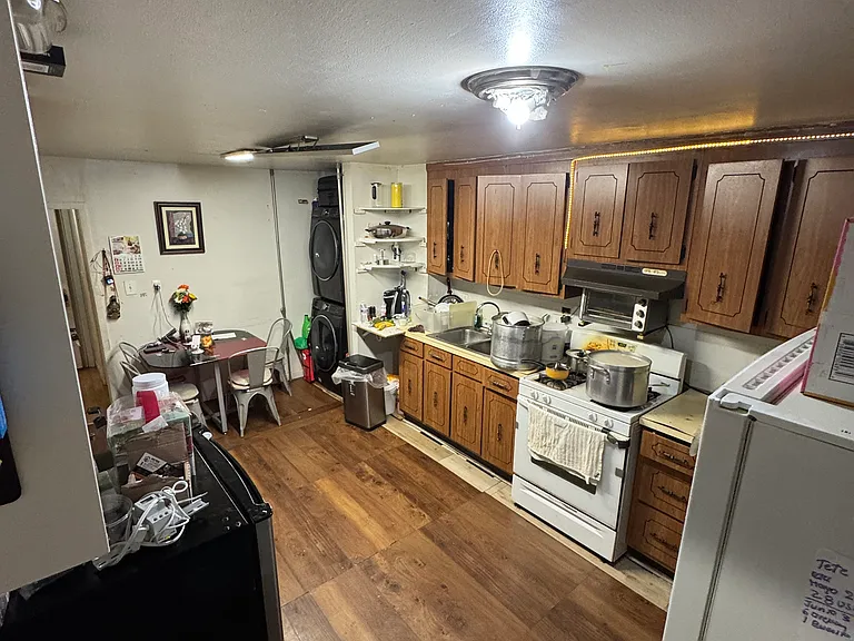 229 London St #2 — Photo 10