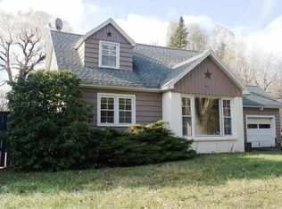 955 Old Post Rd, Kinderhook, NY 12106
