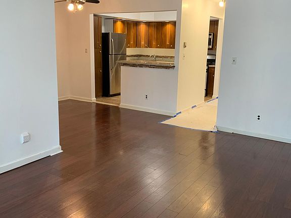 3rd image of 71-09 Park Ave #2
