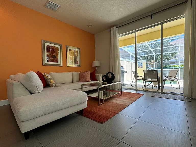 1641 Retreat Cir — Photo 2