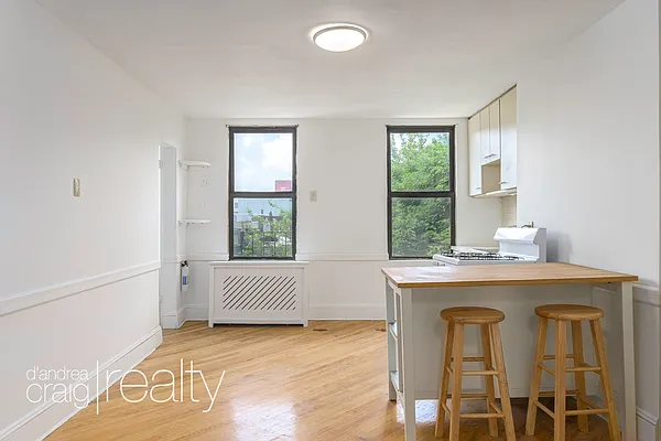 Rented by D'Andrea Craig Realty | media 2