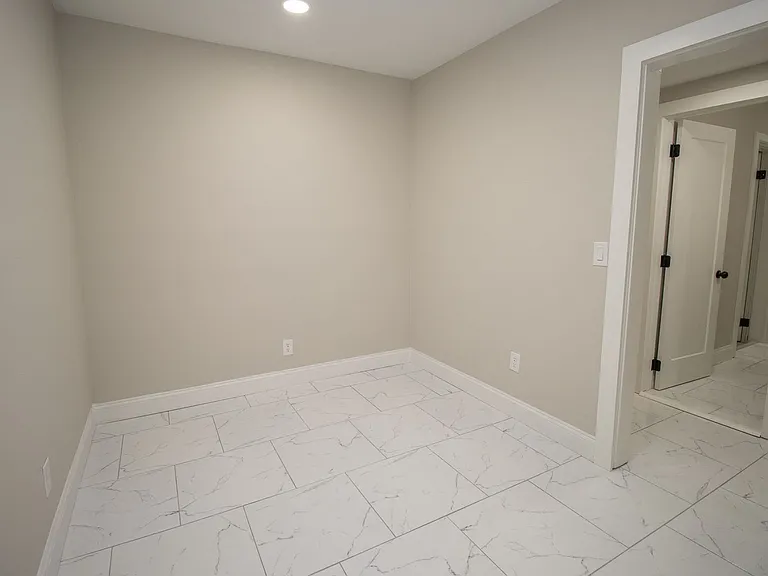 1840 Hampton Street — Photo 38