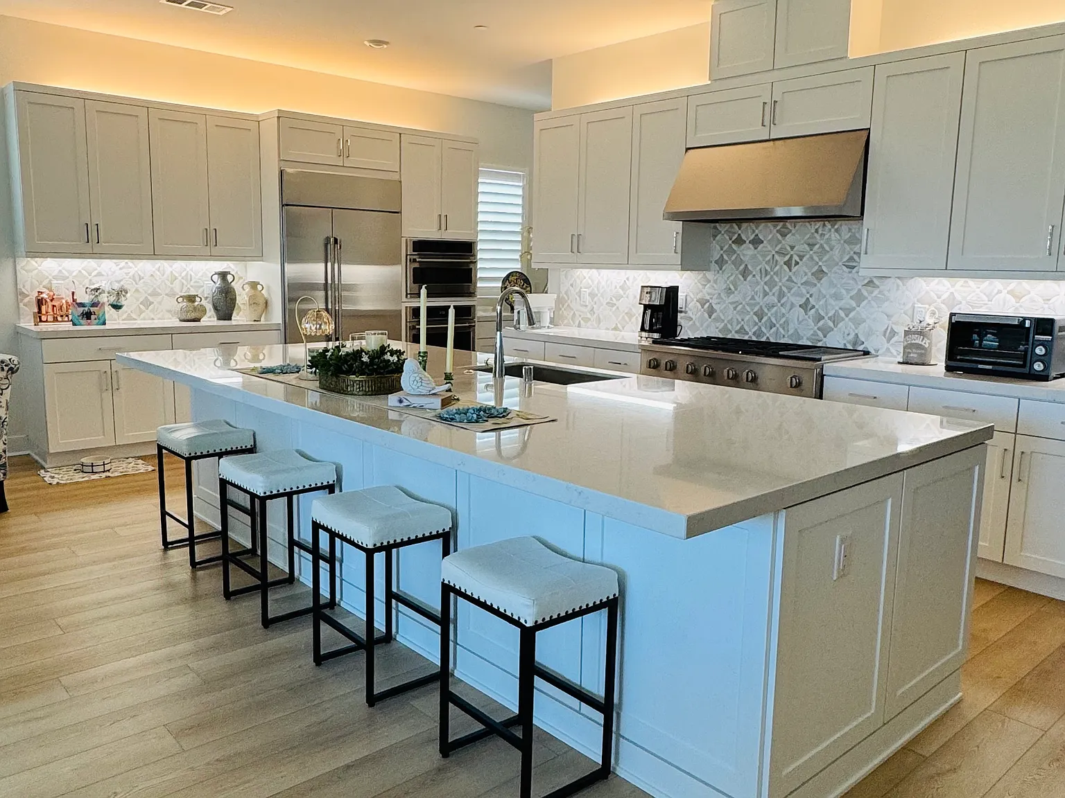 1 bed, 2300 sqft, $1,400 — Photo 3
