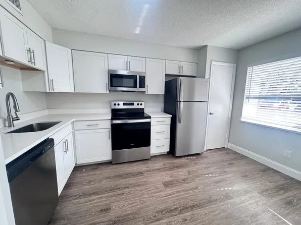 1 Plaza Mayor, Venice, FL 34285