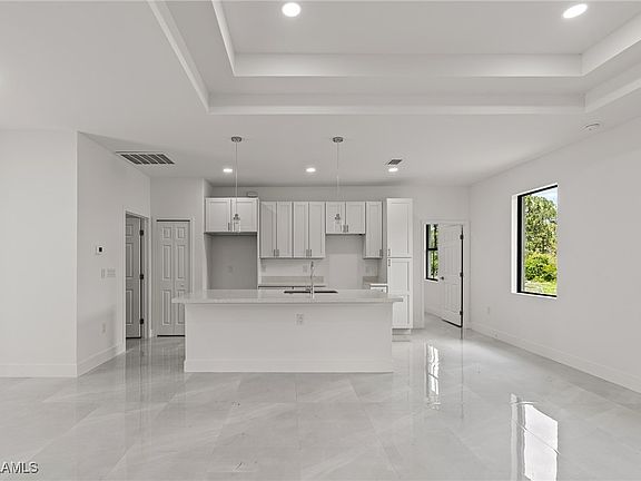 3rd image of 1304 Broadway Ave