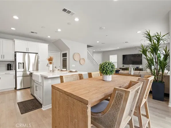 250 W Ridgewood, Long Beach, CA 90805