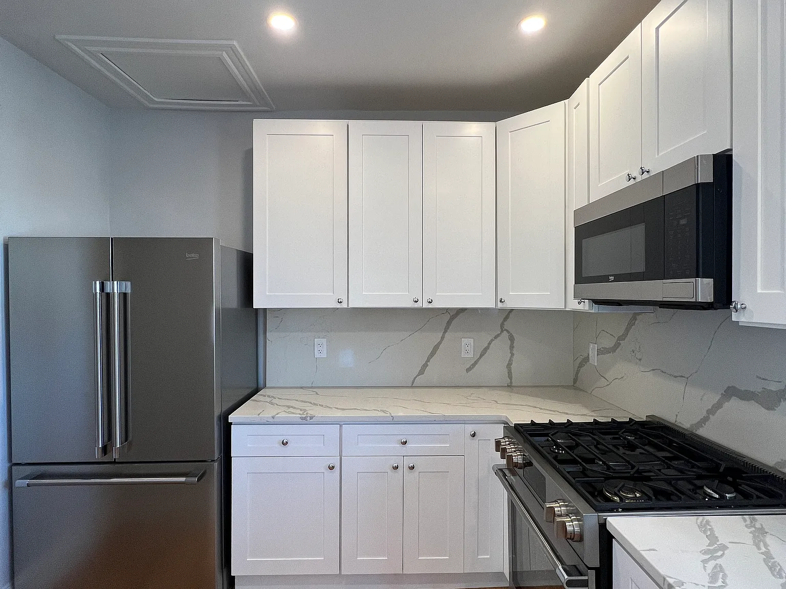 3 bed, 1200 sqft, $4,395 — Photo 1