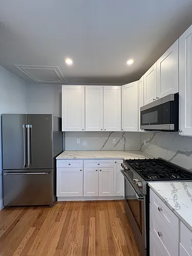 77 Winchester St Photo 1