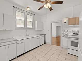 605 W 3rd St, Muscatine, IA 52761