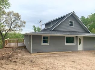 666 Castlecliff Rd, Ballwin, MO 63021