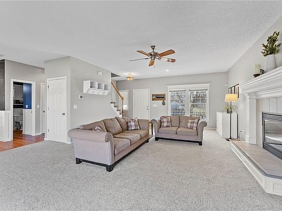4th image of 517 NE Hans Dr