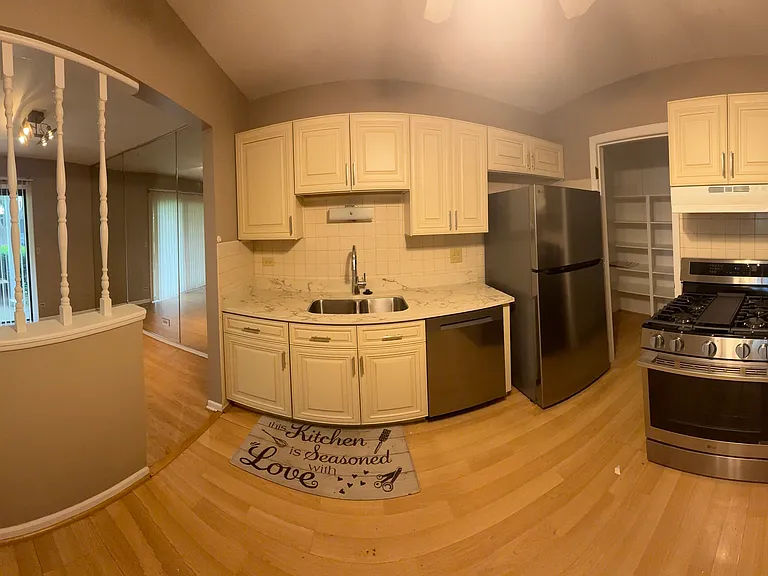 314 Silverwood Ct #B1 — Photo 4