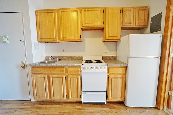 Rented by Best Apartments North Inc | media 42