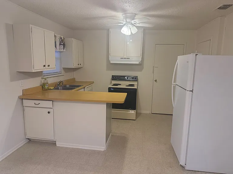 889 Tampico Cir — Photo 12