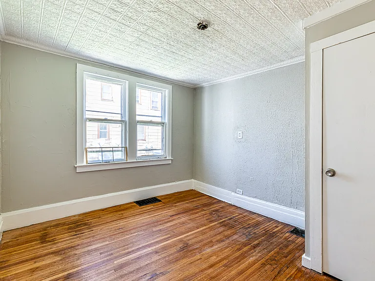 279-279.5 Adams St #C — Photo 14