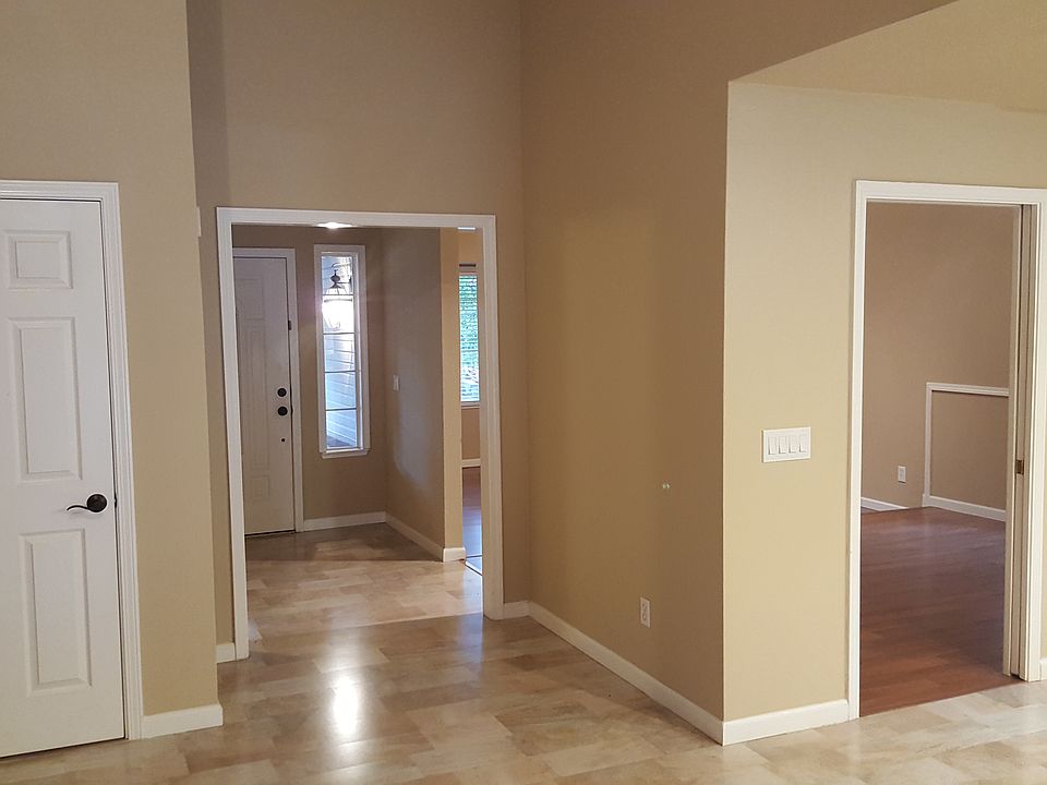 1st image of 442 S Lexington Dr
