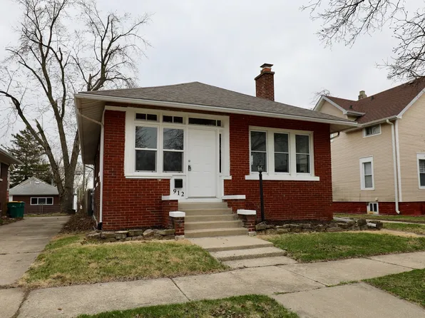 912 Wilcox St, Joliet, IL 60435