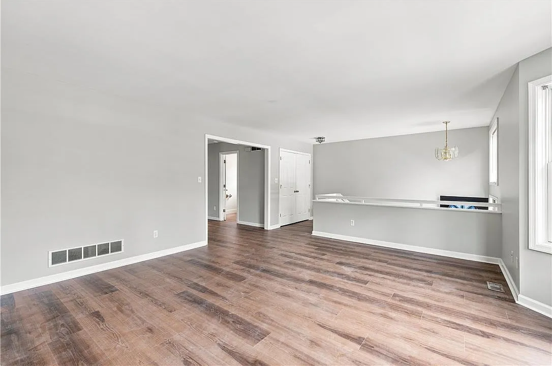 3 bed, 2.5 bath, 2092 sqft, $2,800 — Photo 4