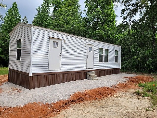 2nd image of 225 Deck Taylor Dr