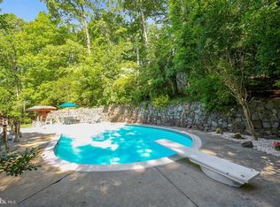 10614 Hunters Valley Rd, Vienna, VA 22181