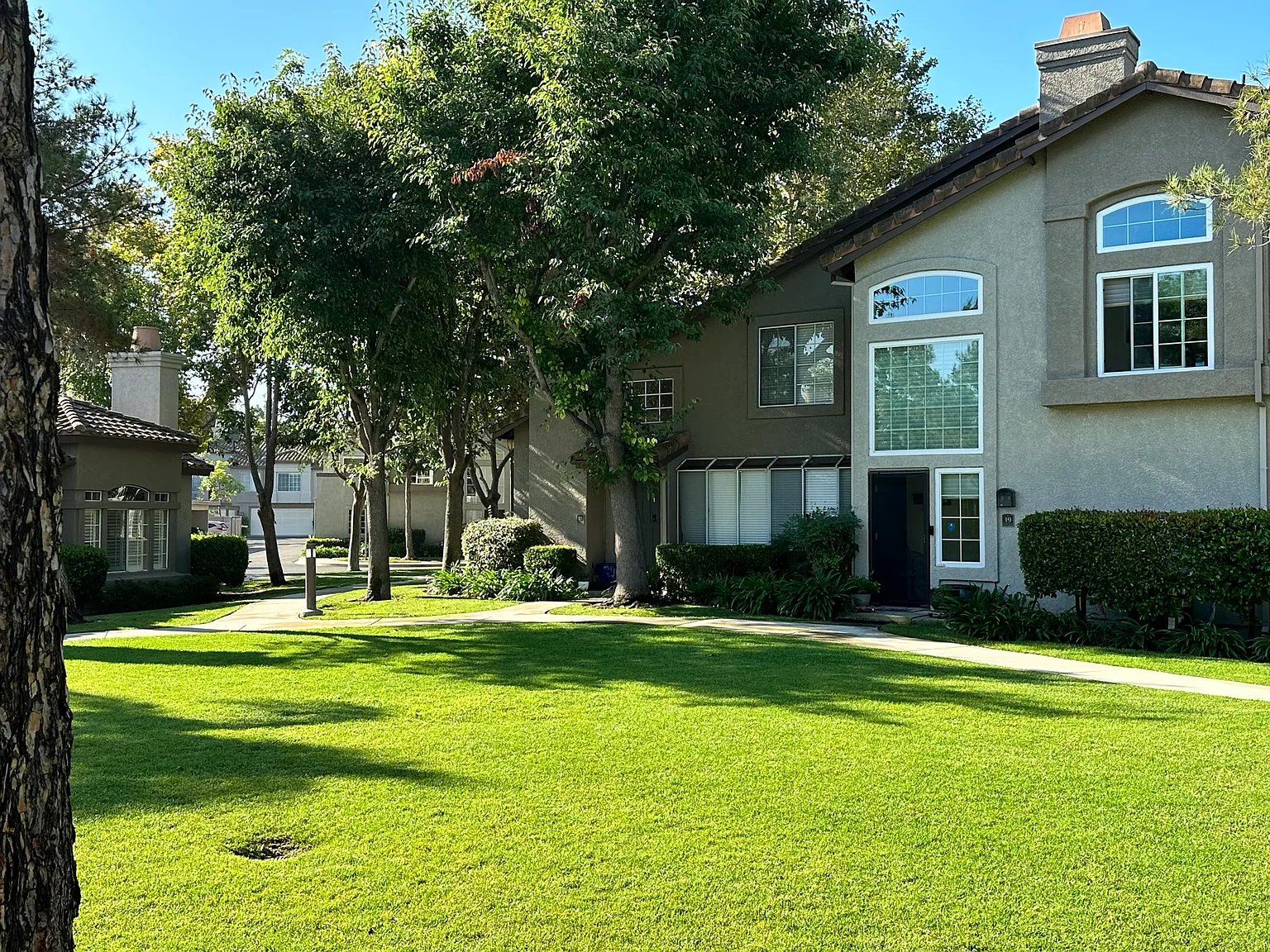 17 Wisteria Pl — Photo 2