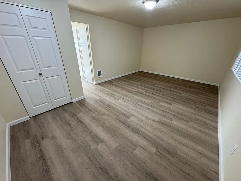 2215 Elm St SW — Photo 47