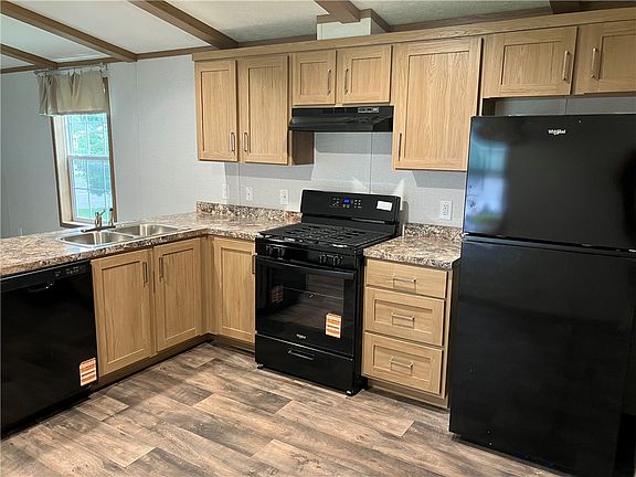 3rd image of 393 Wagner St #27