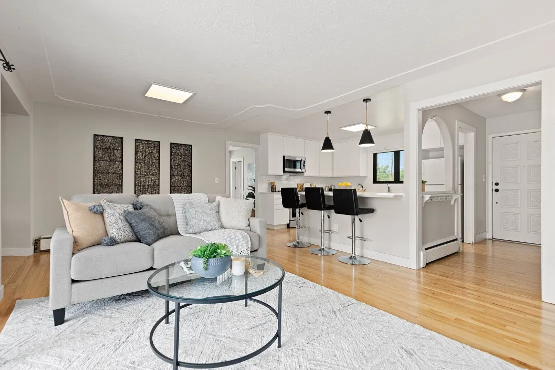 4 bed, 2.5 bath, 2900 sqft, $5,000 — Photo 4