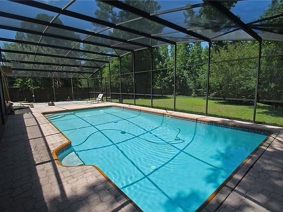 2nd image of 202 Riverbend Blvd