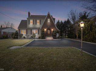 81 Sand Rd, Fairfield, NJ 07004