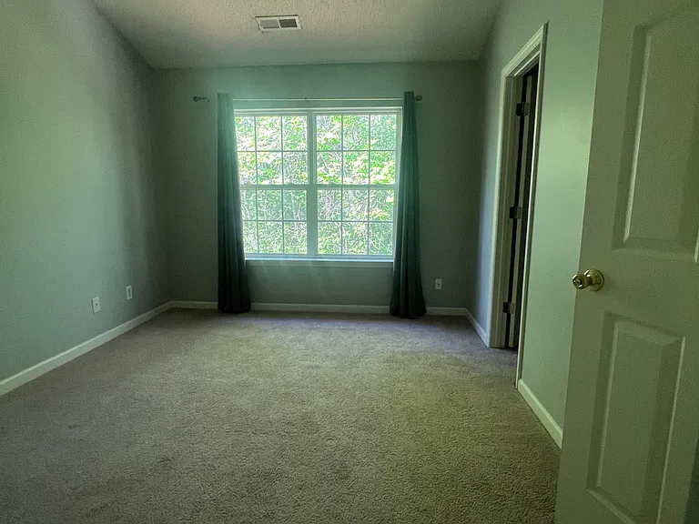 12 Tannenbaum Cir #1 — Photo 9