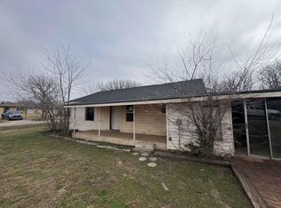 610 W Garrison Ave, Electra, TX 76360