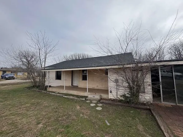 610 W Garrison Ave, Electra, TX 76360