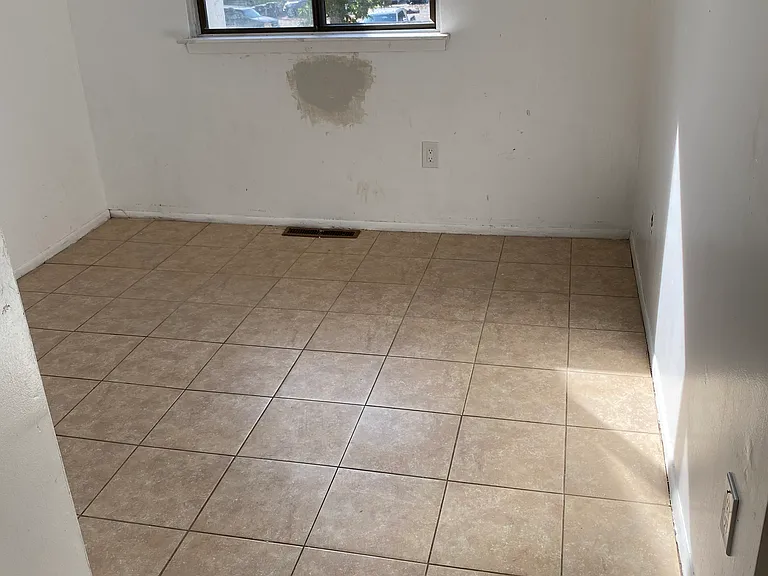2137 Rhododendron Ct — Photo 9