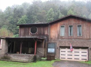 5604 Lesters Fork Rd, Grundy, VA 24614