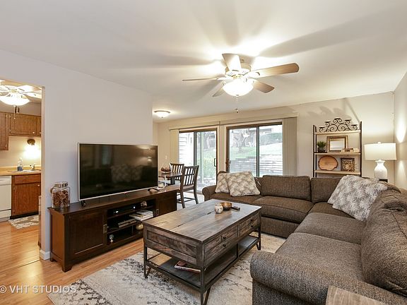 2nd image of 50 Regent Cir #Cl