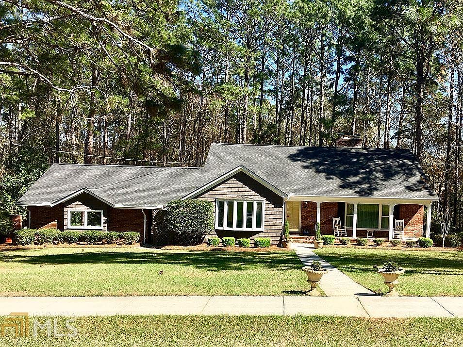 1st image of 309 Pinewood Dr