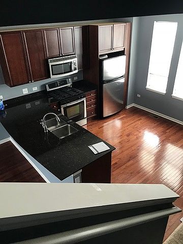 2nd image of 505 Grove Ln