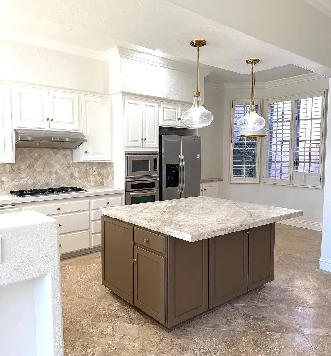 3 bed, 2.5 bath, 2129 sqft, $9,000 — Photo 2