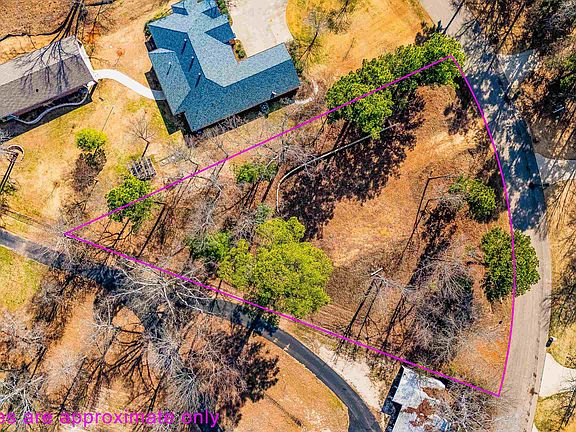 3rd image of 150 Lake Estates Trl