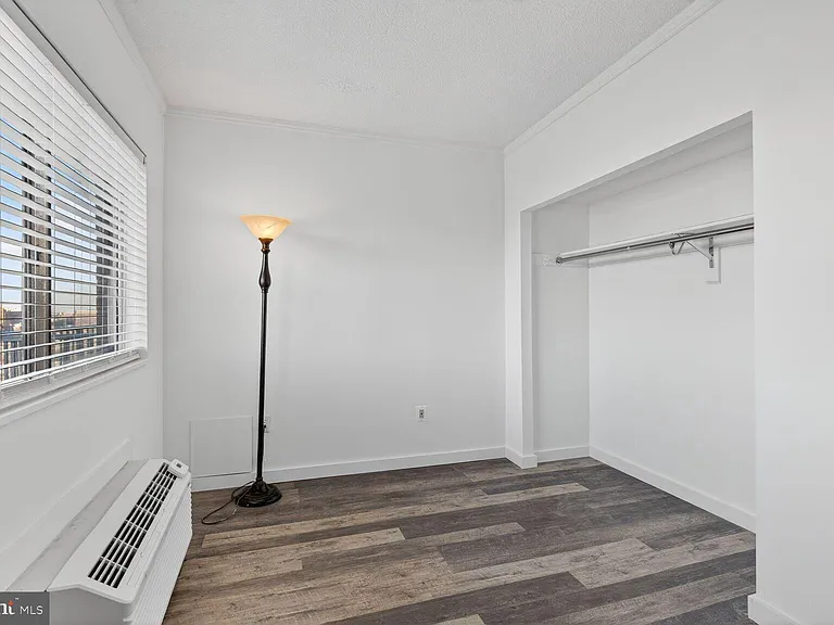 2059 Huntington Ave #1602 — Photo 12