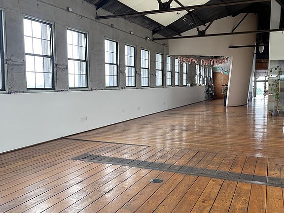 4th image of 676 S Avenue 21