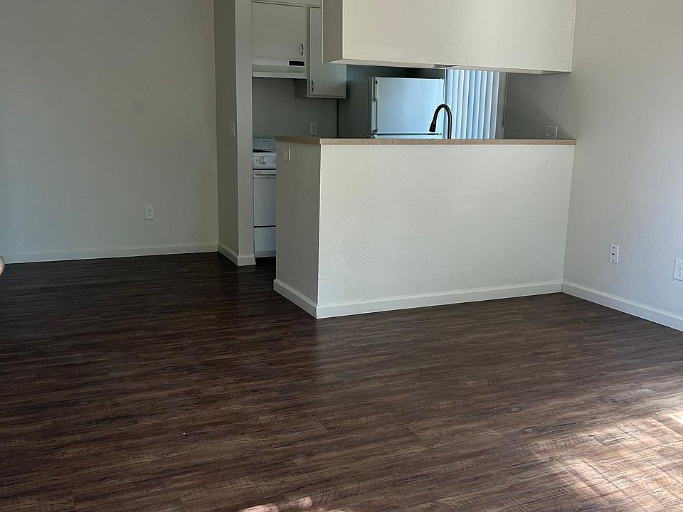 1st image of 436 Nash St Unit 1