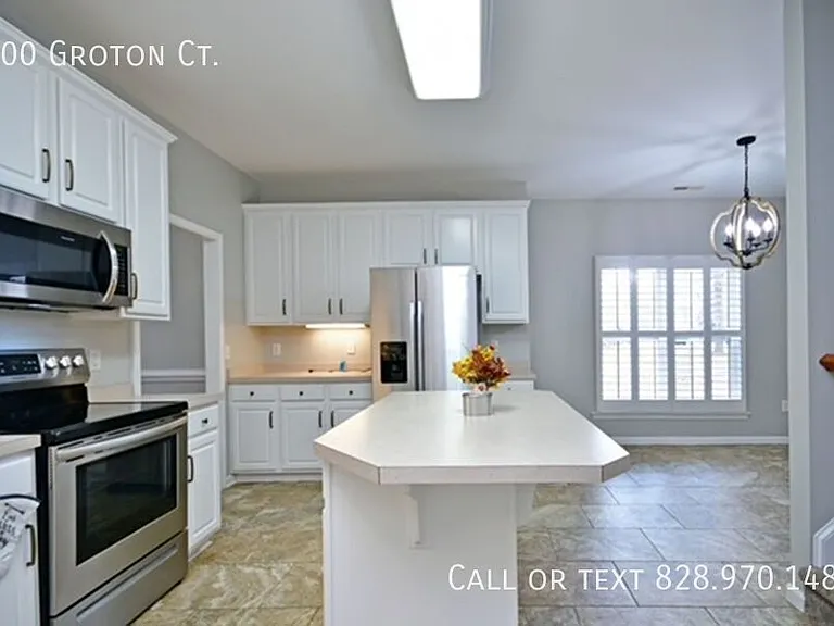 200 Groton Ct — Photo 20
