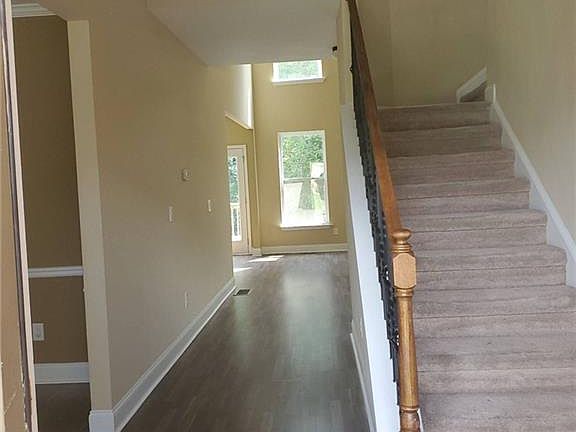3rd image of 798 Still Hill Ln