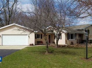 600 Harvard Dr, NEENAH, WI 54956