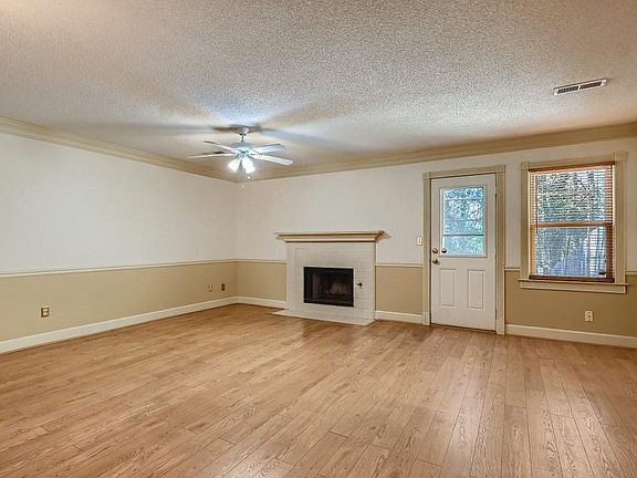5th image of 1260 Poplar Pointe SE