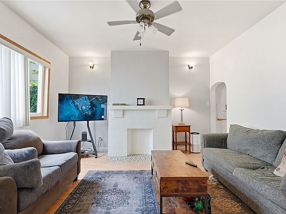 5th image of 4101 Winterburn Ave