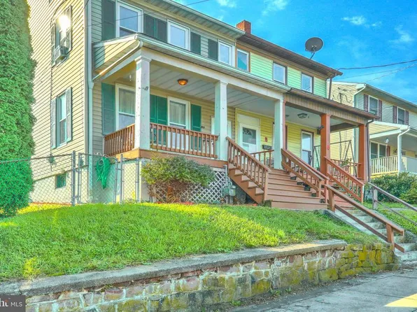 80 E High St, Red Lion, PA 17356
